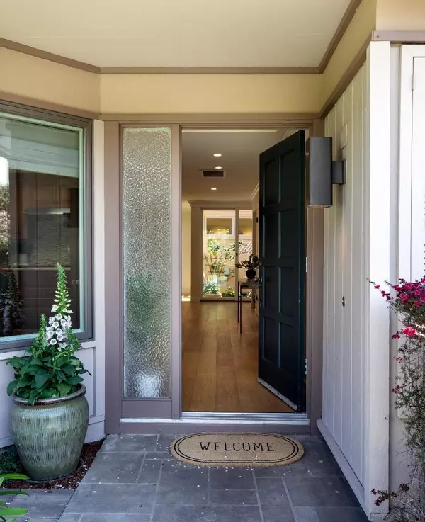 Los Altos, CA 94022,72 Bay Tree LN