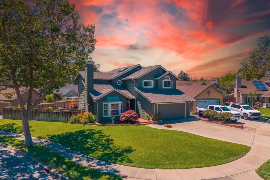 1 Woodbury CIR, Salinas, CA 93906