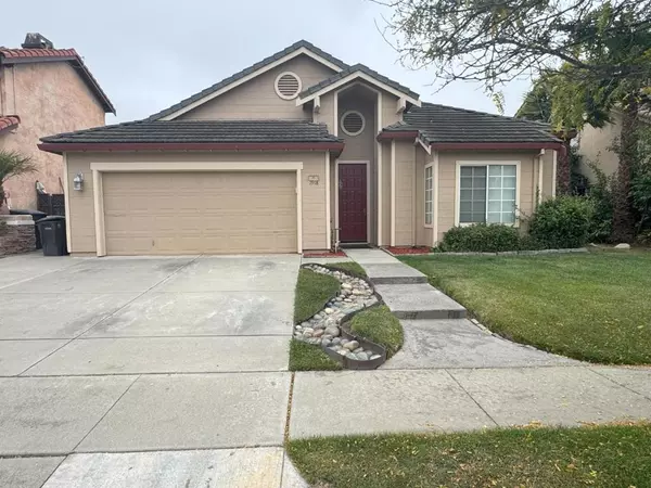 1918 Newcastle DR, Salinas, CA 93906