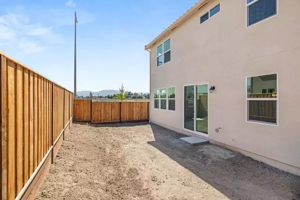 Hollister, CA 95023,321 Summer Morning DR