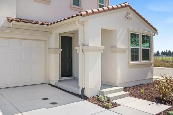 Hollister, CA 95023,321 Summer Morning DR