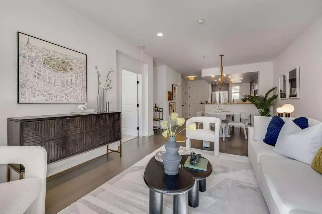 San Francisco, CA 94134,401 Crescent CT #4401