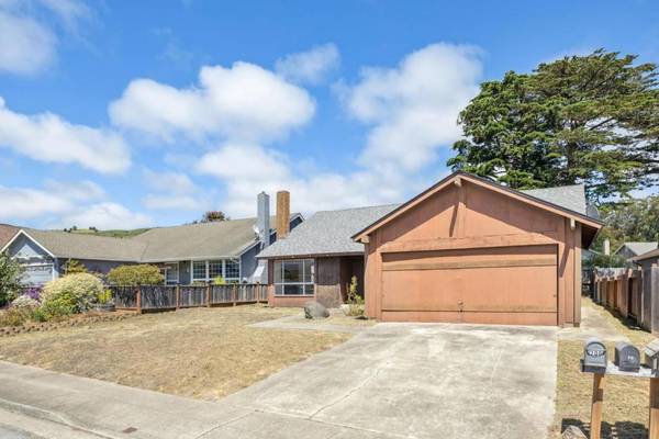 200 Bridgeport DR, El Granada, CA 94019