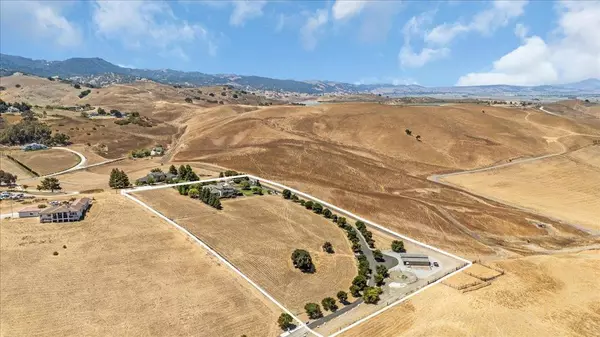 Hollister, CA 95023,275 Nicholson DR