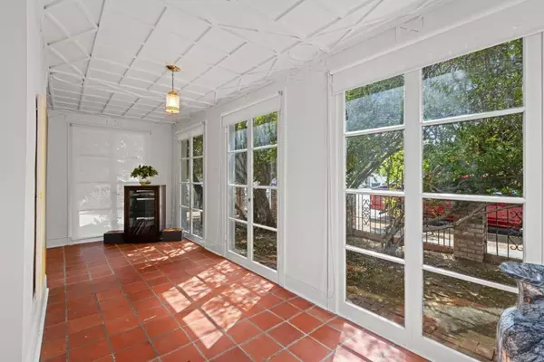 Gilroy, CA 95020,286 5th ST