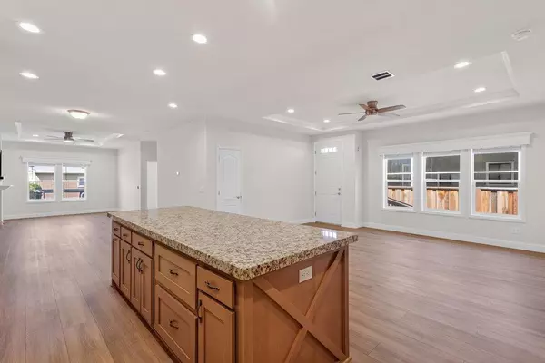 Aptos, CA 95003,34 Primrose ST