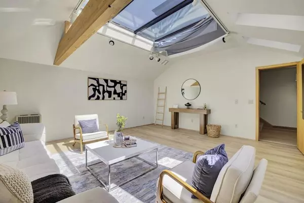 Oakland, CA 94618,50 Hermosa AVE