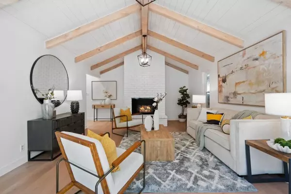 Los Altos, CA 94024,932 Lundy LN