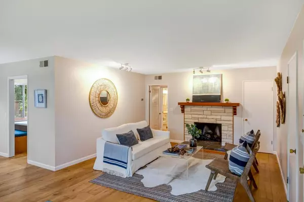 Pacific Grove, CA 93950,810 Lighthouse AVE #101
