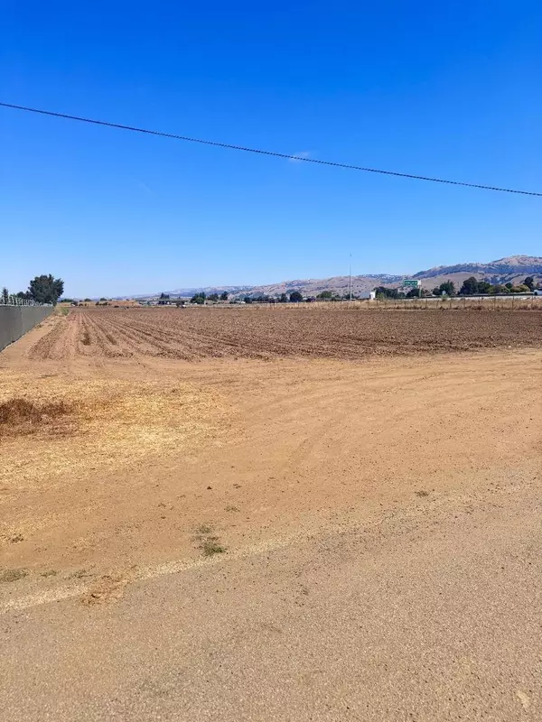 Gilroy, CA 95020,0 APN 835-07-018 and APN 835-07-019 AVE