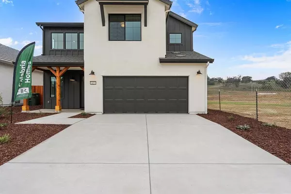 Hollister, CA 95023,425 Maria DR