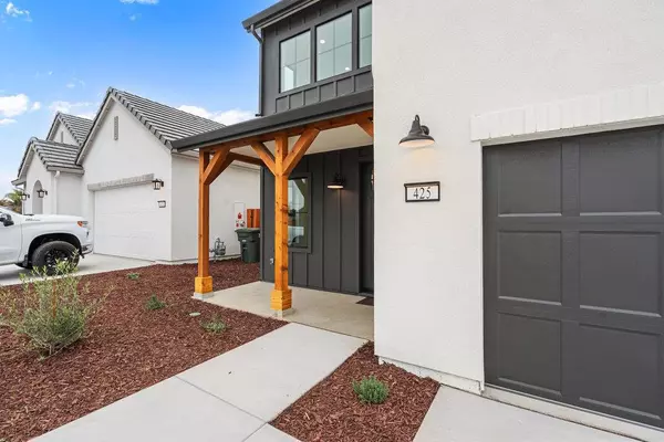 Hollister, CA 95023,425 Maria DR