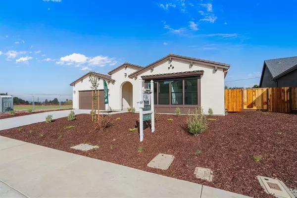 Hollister, CA 95023,420 Maria #37