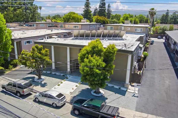 Redwood City, CA 94061,1442 Gordon ST