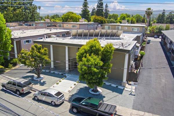 Redwood City, CA 94061,1442 Gordon ST