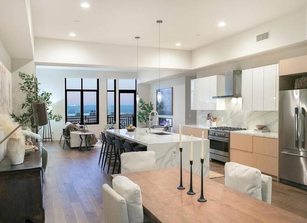 542 Lighthouse AVE #301, Pacific Grove, CA 93950
