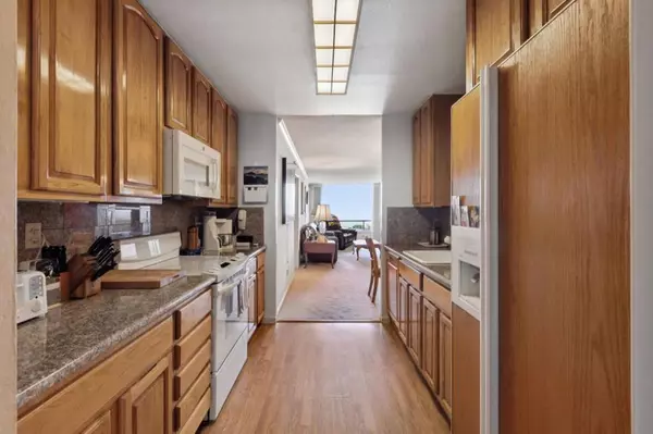 Millbrae, CA 94030,360 Vallejo DR #105