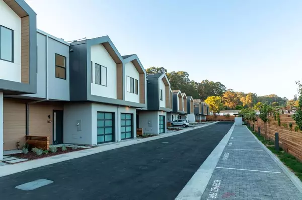 Soquel, CA 95073,109 Darlington LN