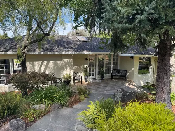 115 Toyon CT, Woodside, CA 94062