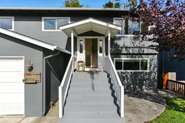 El Granada, CA 94019,422 Avenue Portola