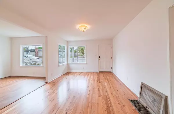 Pacific Grove, CA 93950,884 Gibson AVE
