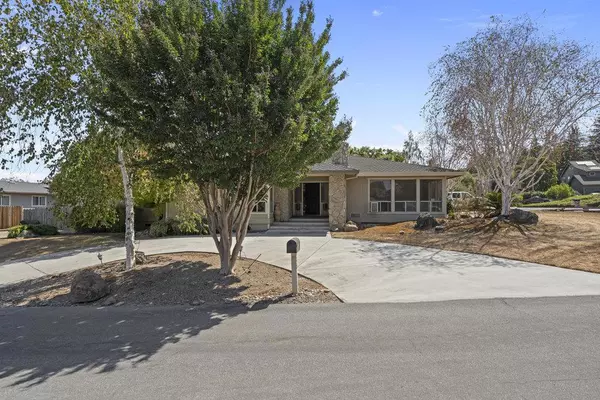 Hollister, CA 95023,15 Carol Anns CT