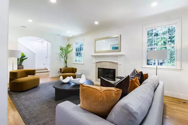 Los Altos, CA 94024,11722 Putter WAY