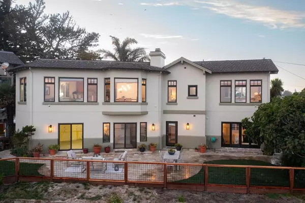 Capitola, CA 95010,4840 Cliff DR