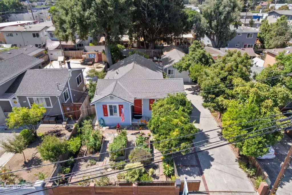 Redwood City, CA 94063,2760 Marlborough AVE