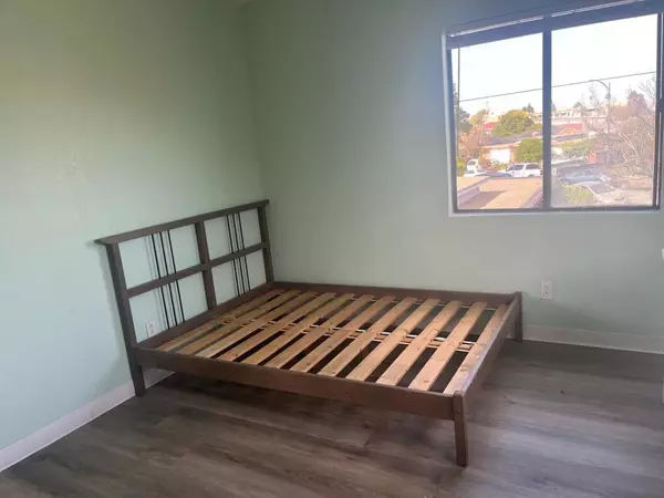 San Mateo, CA 94401,1221 Beacon AVE