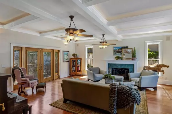 Pacific Grove, CA 93950,131 7th ST