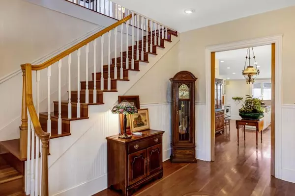 Pacific Grove, CA 93950,131 7th ST