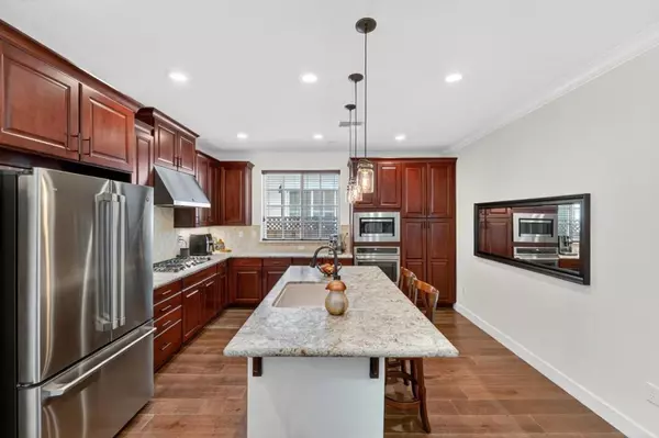 Los Gatos, CA 95032,14145 Capri DR