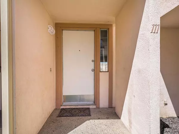 Salinas, CA 93905,914 Acosta Plaza #111