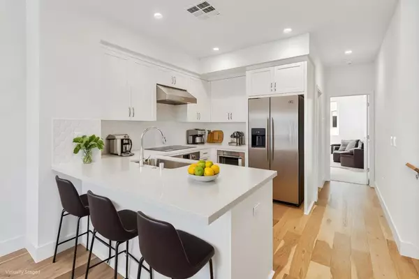 Palo Alto, CA 94303,1129 Esther CT