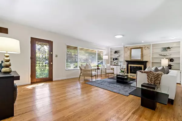 Atherton, CA 94027,97 Snowden AVE
