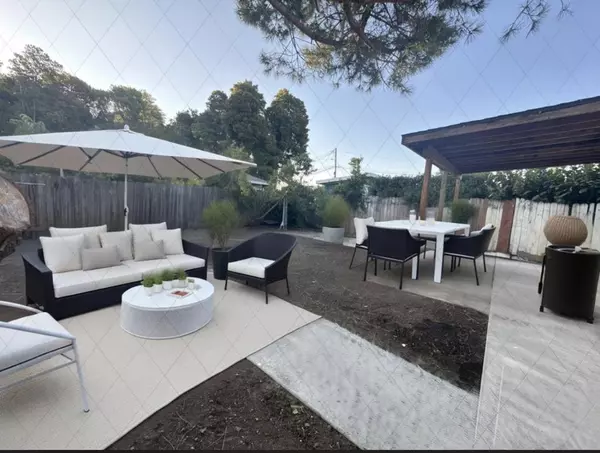 East Palo Alto, CA 94303,2112 Lincoln ST