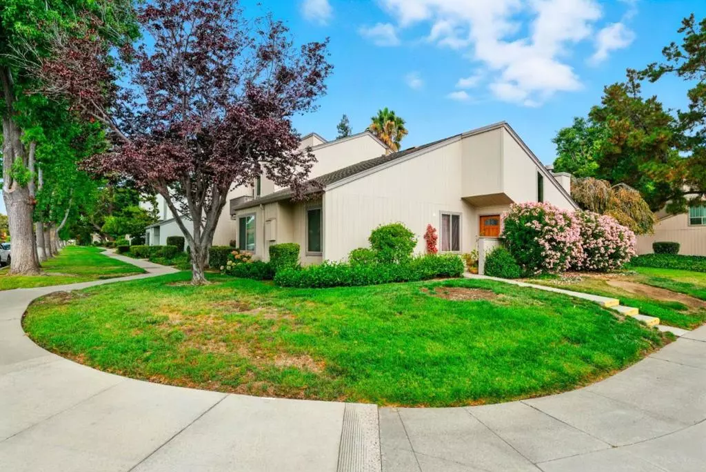 San Jose, CA 95126,1522 Huddersfield CT