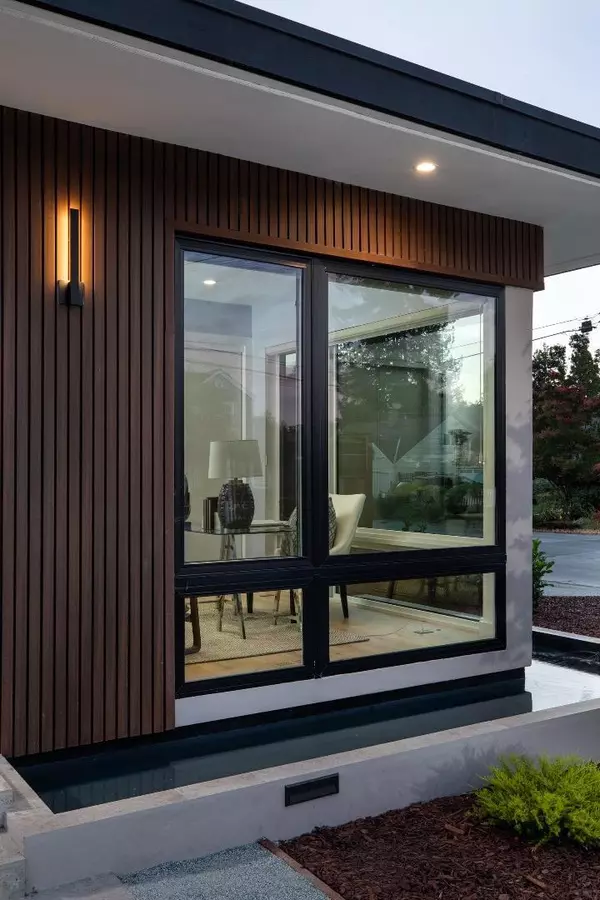 Los Altos, CA 94024,1686 Parkhills AVE