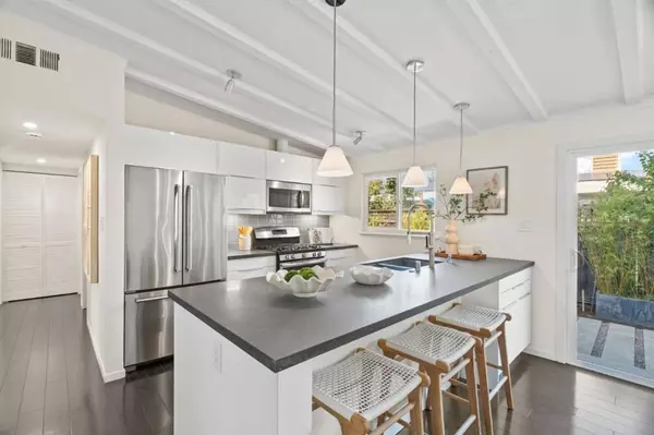 Sunnyvale, CA 94086,857 Tamarack LN