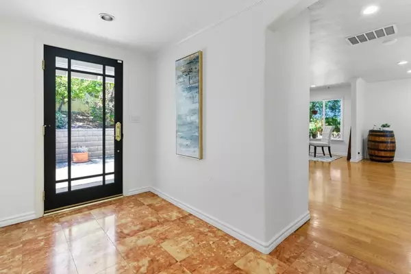 Saratoga, CA 95070,21160 Canyon View DR