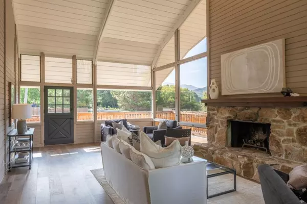 Carmel, CA 93923,27180 Los Arboles DR