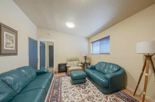 Salinas, CA 93905,6 S Wood ST