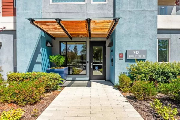 Foster City, CA 94404,718 Eppleton LN #303