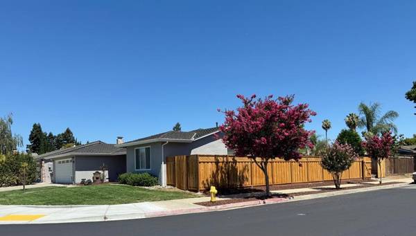 Gilroy, CA 95020,7604 Los Padres CT