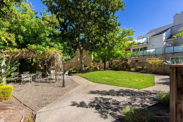 363 N Rengstorff AVE #5, Mountain View, CA 94043