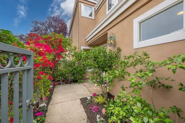 Redwood City, CA 94065,816 Corriente Point DR