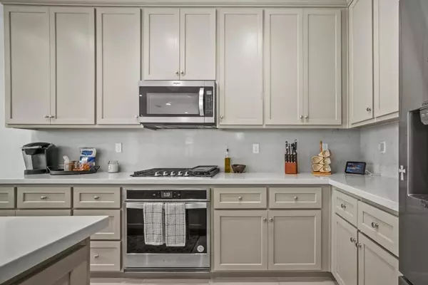 Marina, CA 93933,2798 Telegraph BLVD