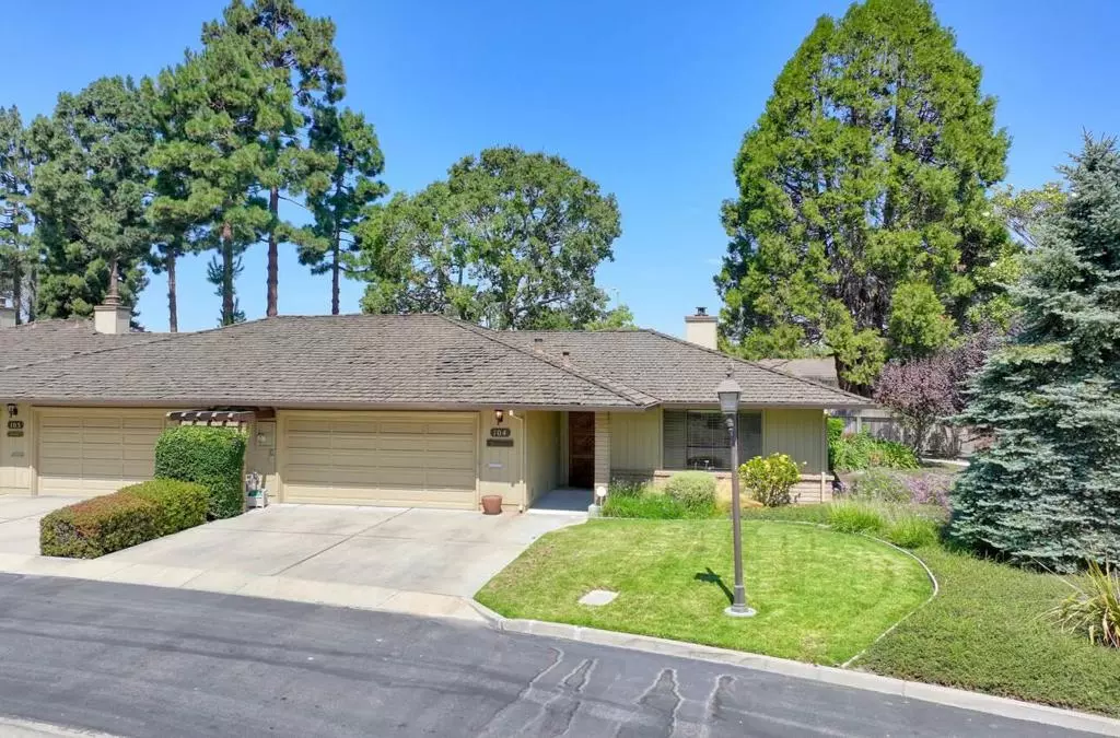 Salinas, CA 93901,330 Woodside DR #104