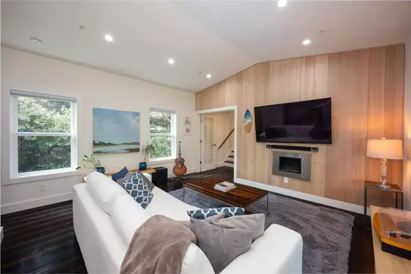 655 Vue De Mer AVE, Moss Beach, CA 94038